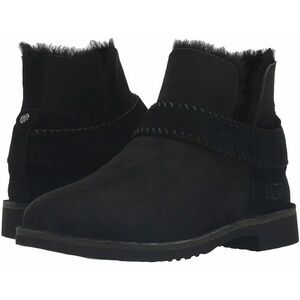 UGG Women's McKay Boots 8 Short Chelsea PullOn Black Suede Sherpa Shearling